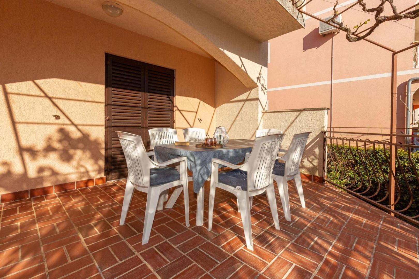 Three Bedroom Apartment In Biograd Biograd Na Moru Extérieur photo